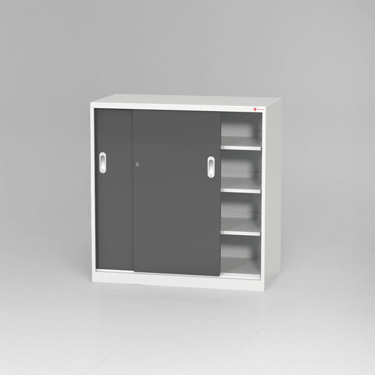 Kleiner Schiebetürenschrank mit höhenverstellbaren Fachböden & individueller Farbwahl aus 28 Varianten.